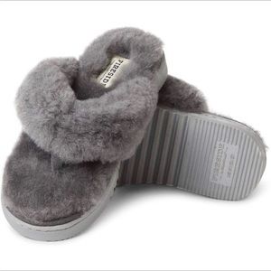 Fireside Auburn Genuine Shearling Slippers